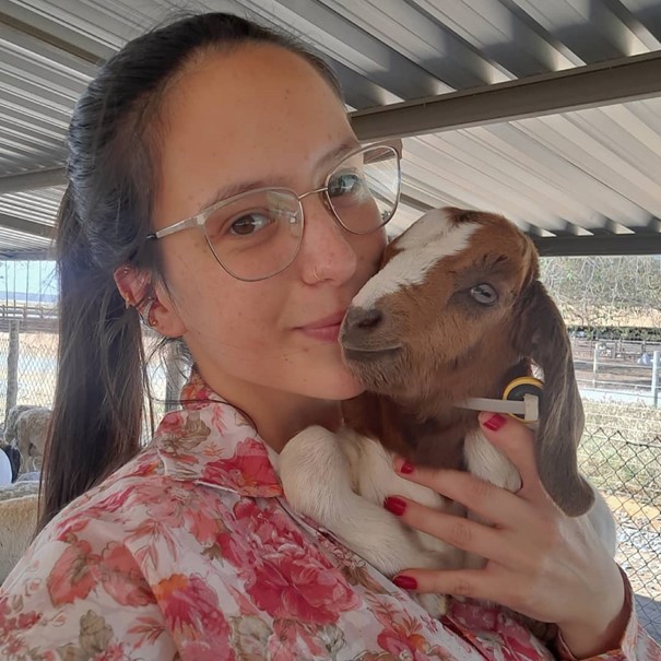 Estudante de Medicina Veterinária Giulia Berzoini Costa Leite